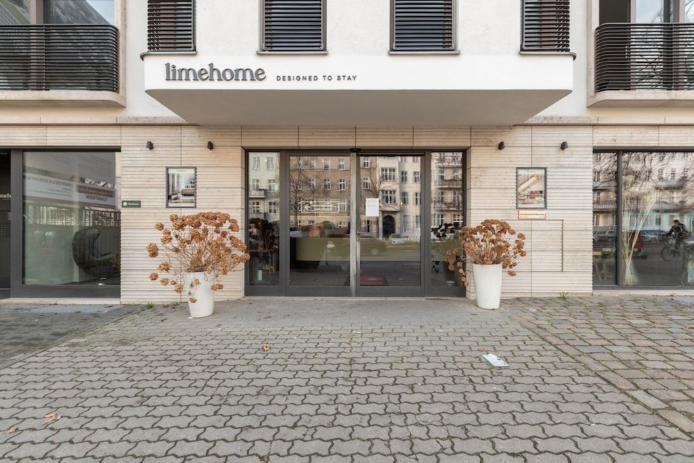 Schoenhouse Studios2