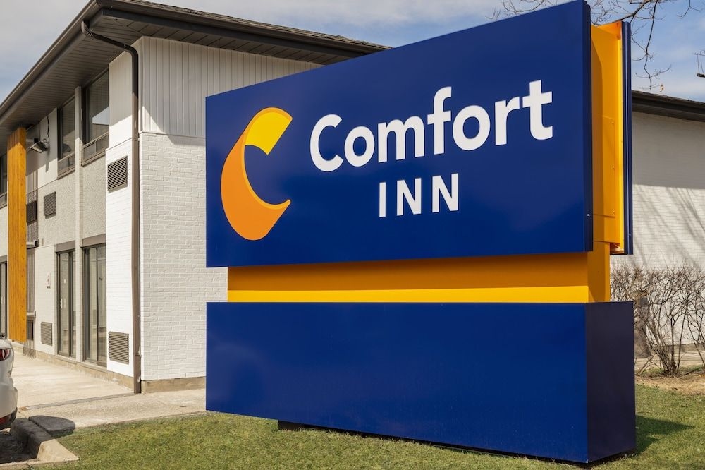Comfort Inn Ottawa1