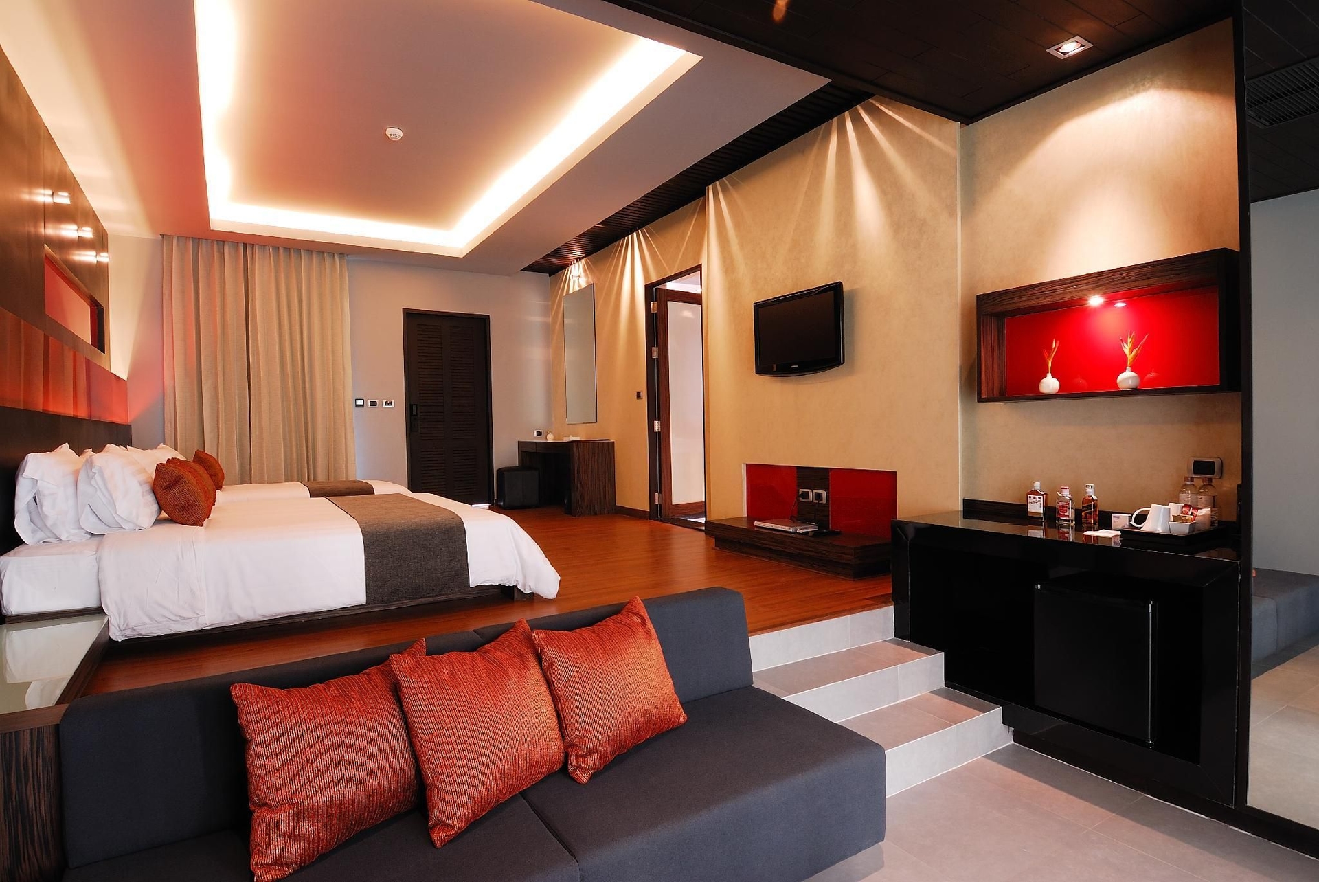 ลองบีช การ์เดน โฮเทล แอนด์ พาวิลเลี่ยนส์ (Long Beach Garden Hotel and Pavilions)1