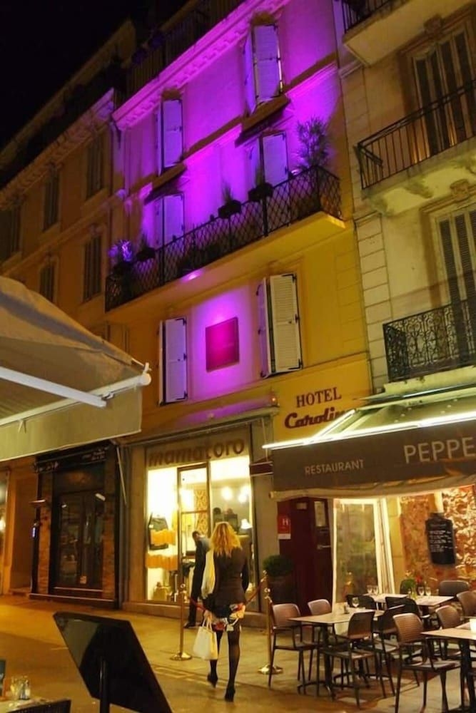 Hotel Carolina1