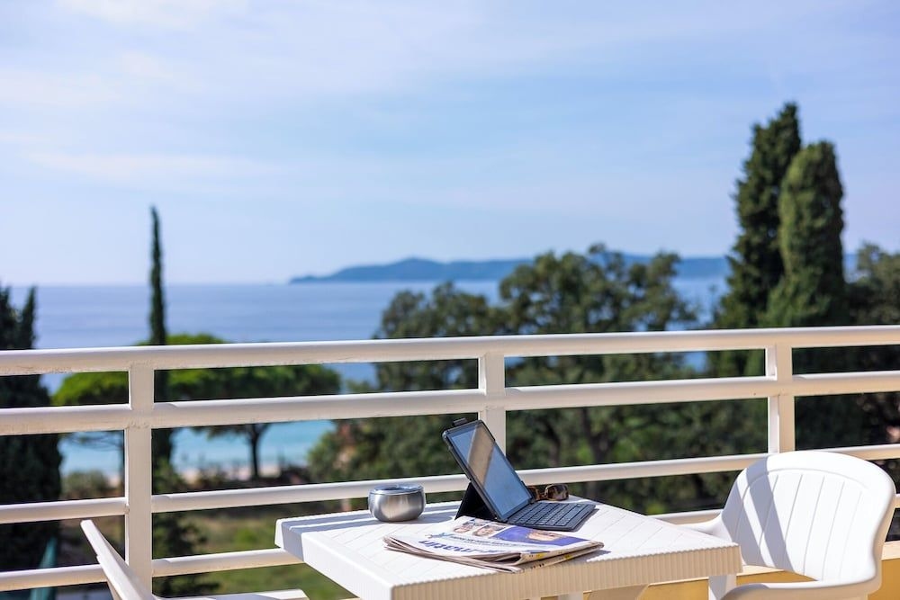 Cap Negre Hotel1