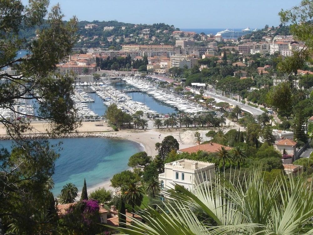 Hotel Comte de Nice1