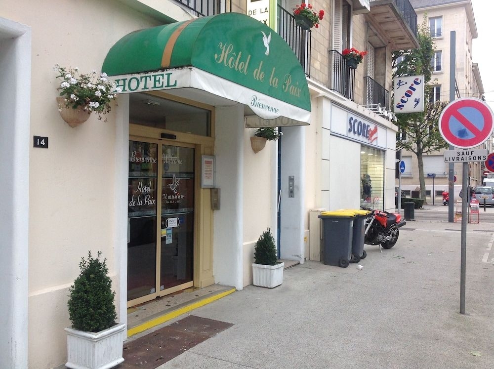 Hotel de la Paix2