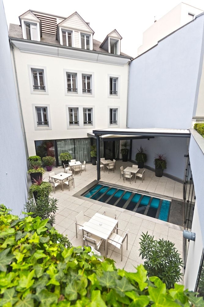 LE REX HOTEL0