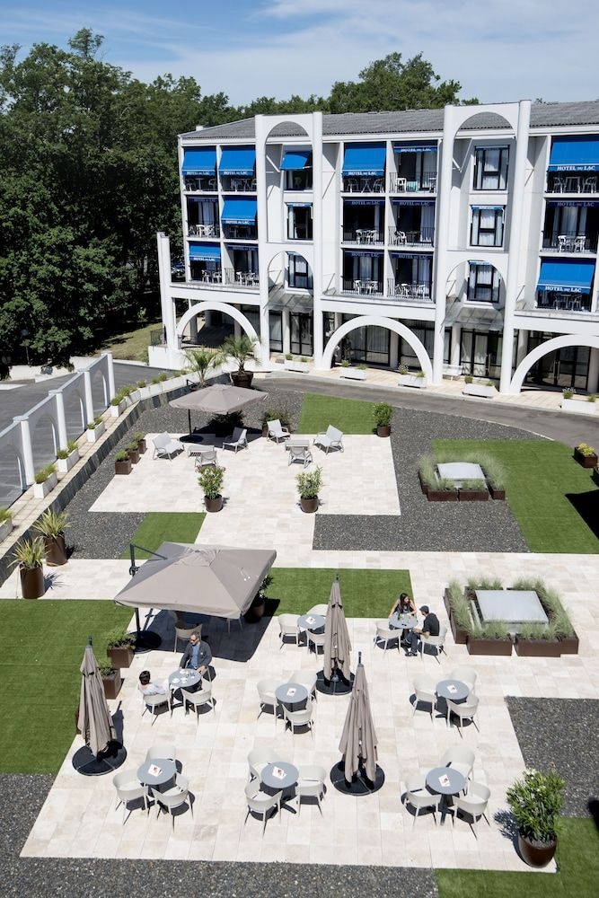 Hotel du Lac0
