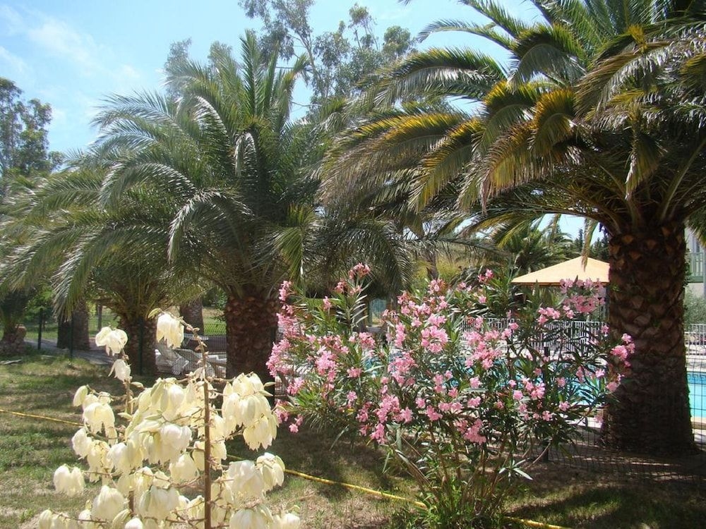 Tropic Hotel4