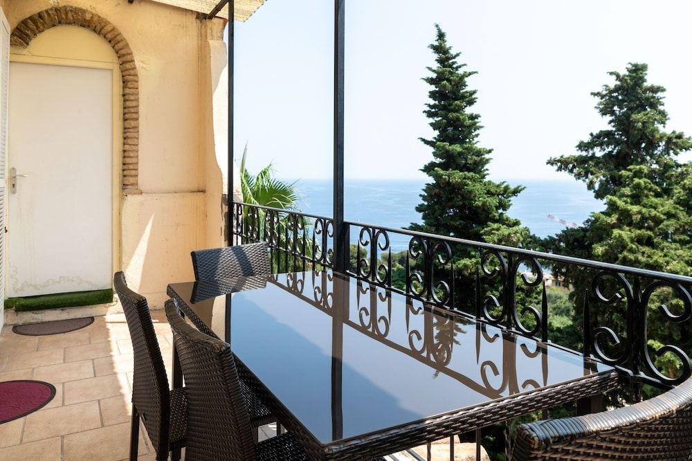 Villa Azur0
