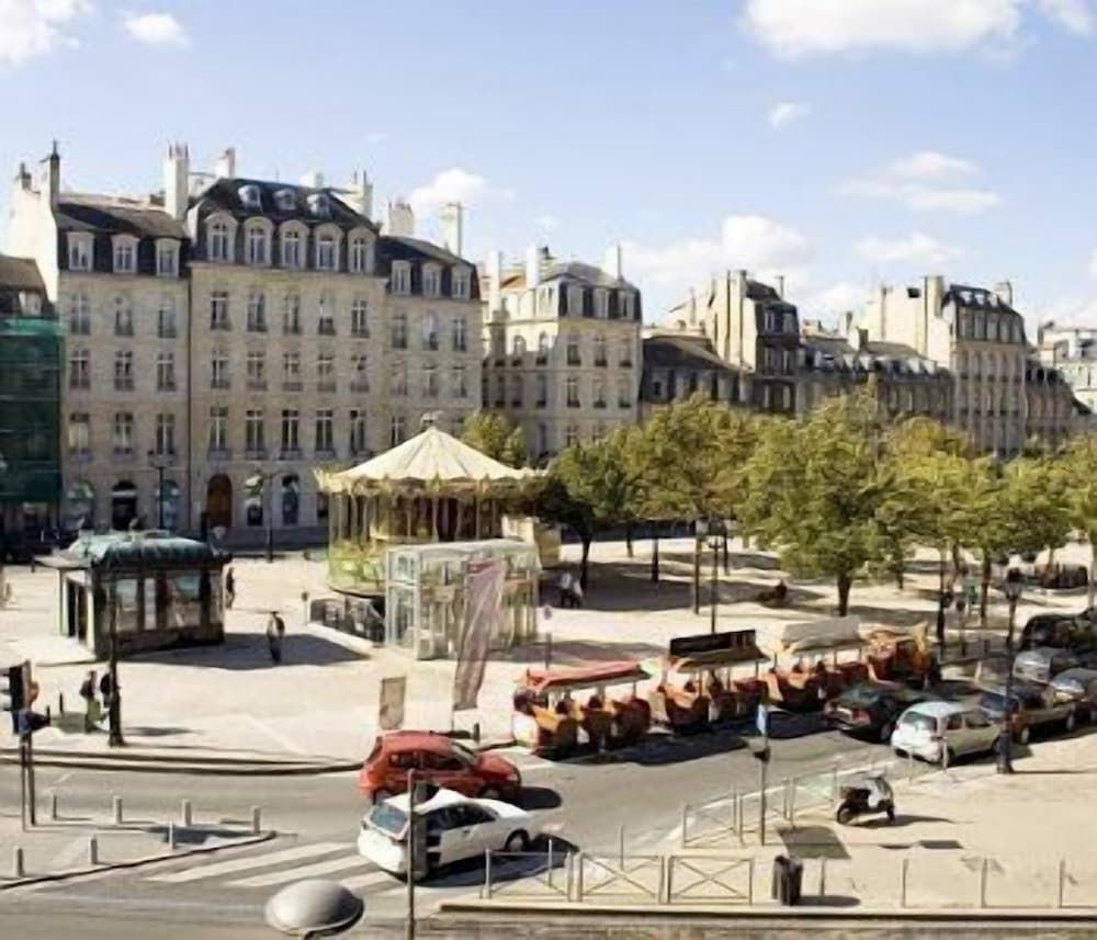 Hotel des 4 Soeurs2