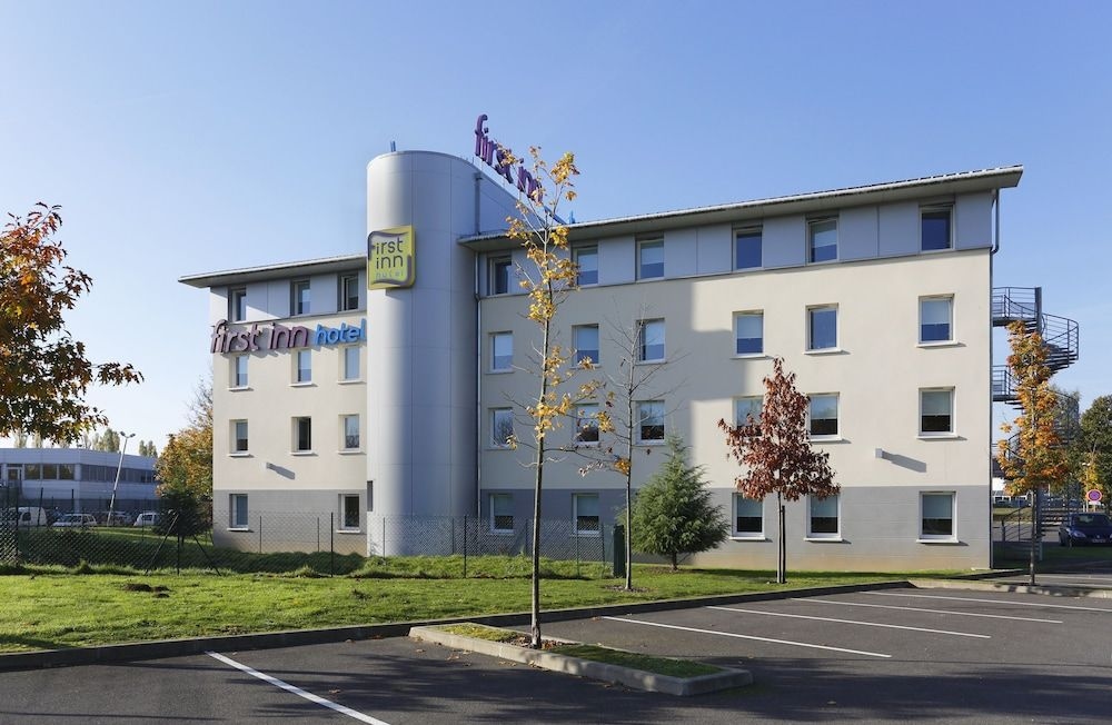 First Inn Hotel0