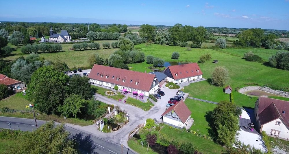 HOTEL LES SAULES0