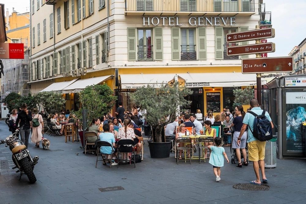 Hotel Le Geneve0