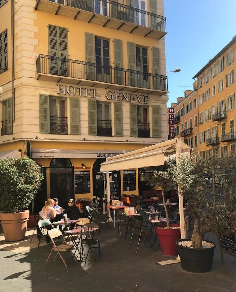Hotel Le Geneve2
