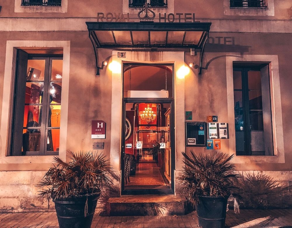 Royal Hotel2