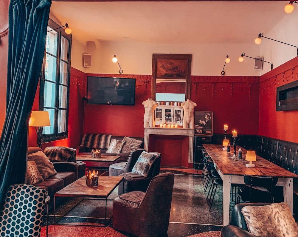 Royal Hotel4