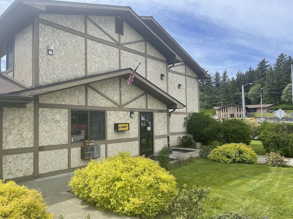 Super 8 Sitka2
