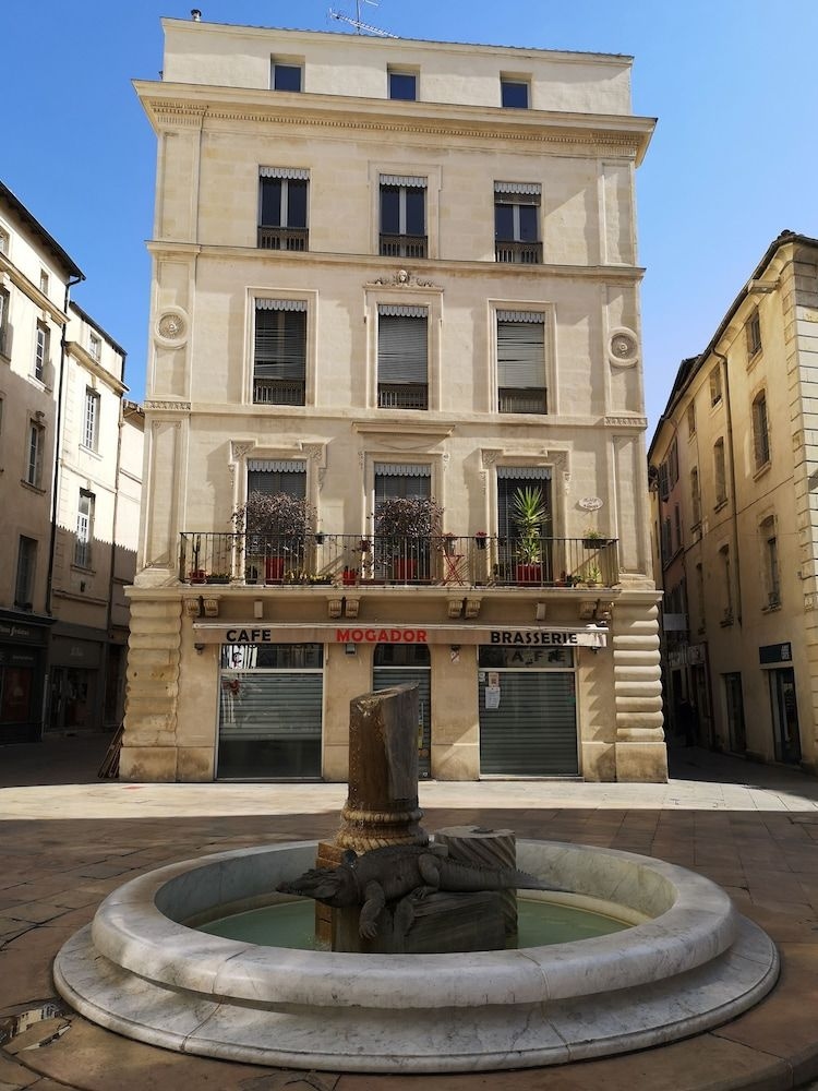 Hotel de L'Amphitheatre0