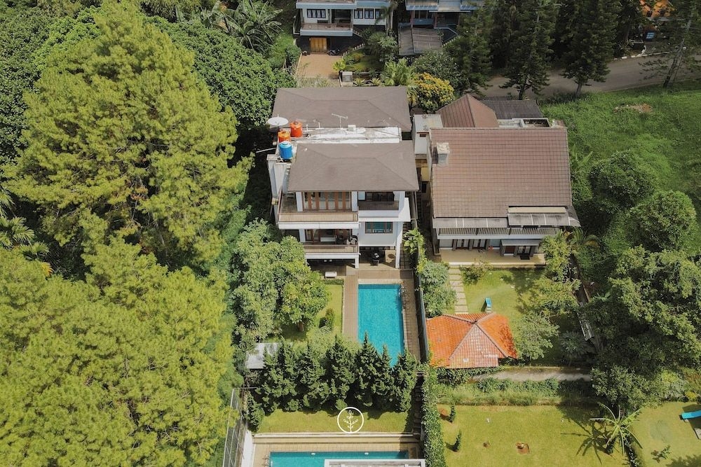 Asri Villa Dago Private Pool1