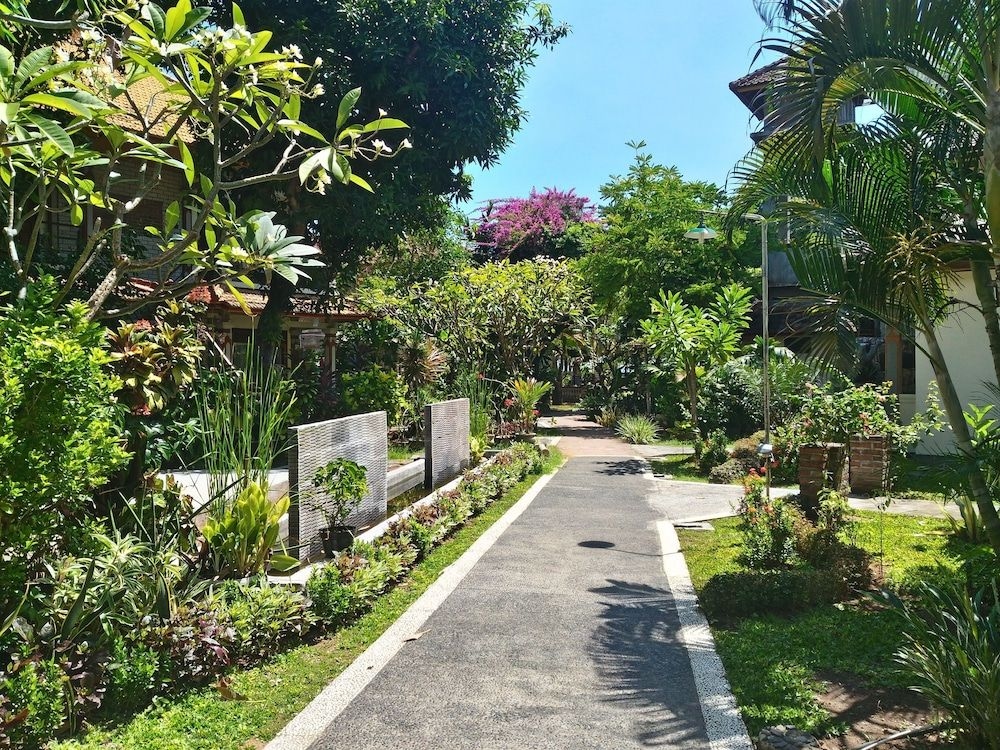 Lovina Beach Hotel3