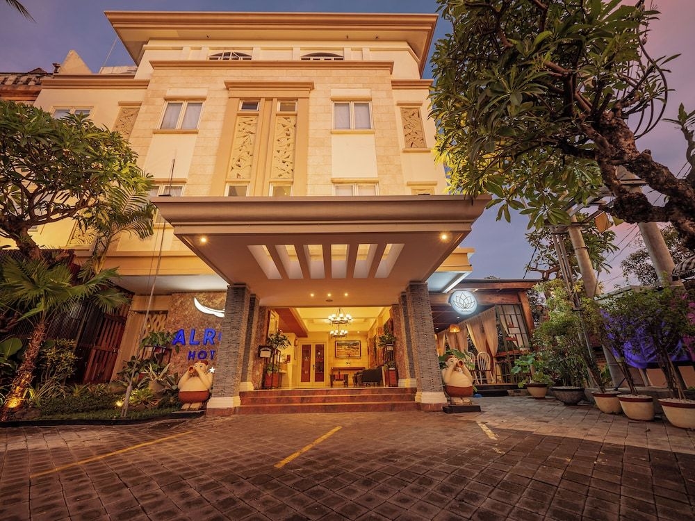 โรงแรมอัลรอน (Alron Hotel)3