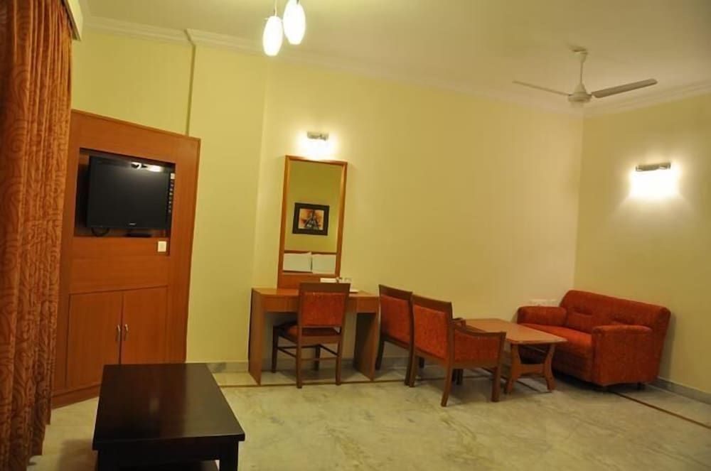 BKR Grand Hotel4
