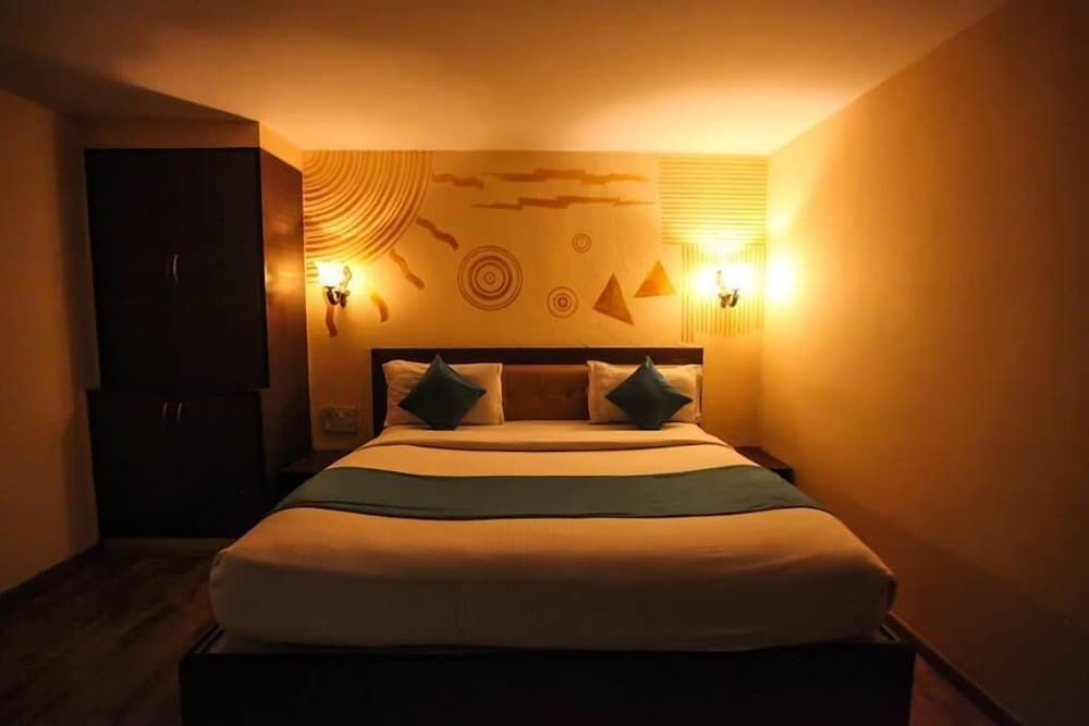 Seashell Residency & Restaurant4
