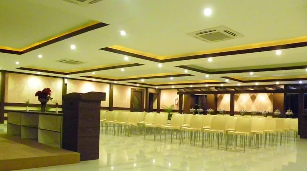 Seashell Residency & Restaurant1