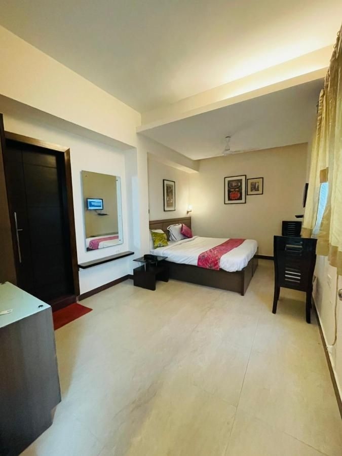 Hotel Crystal Retreat3