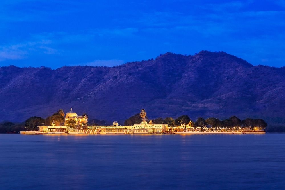 Jagmandir Island Palace1