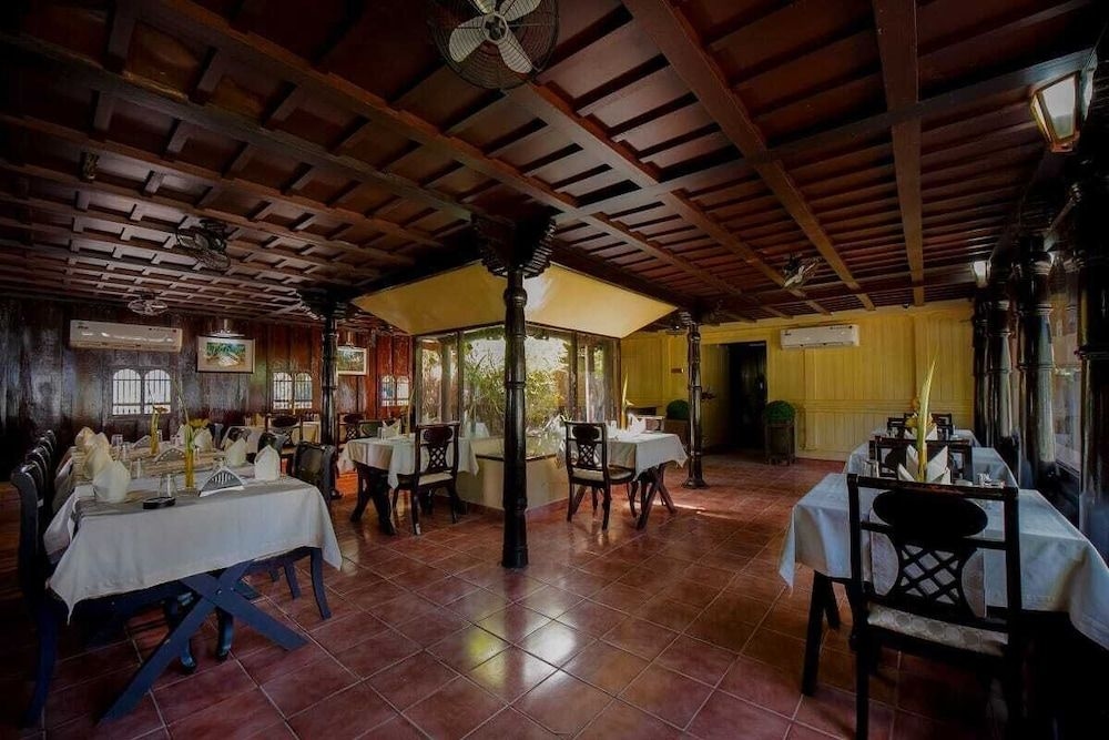 Paradise Resorts3