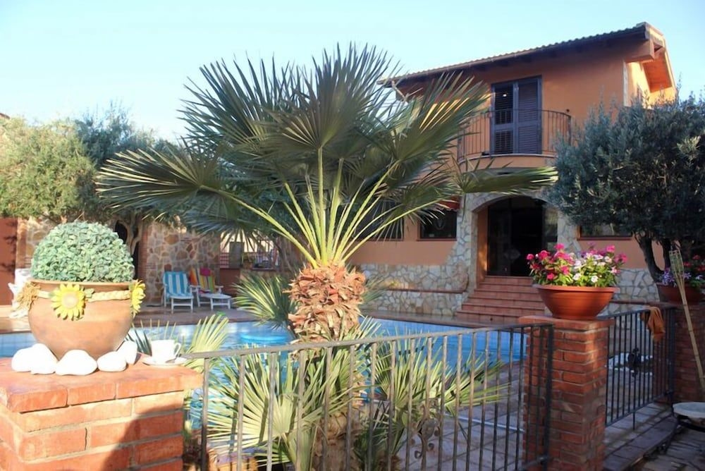 Borgo dei Vigneti0