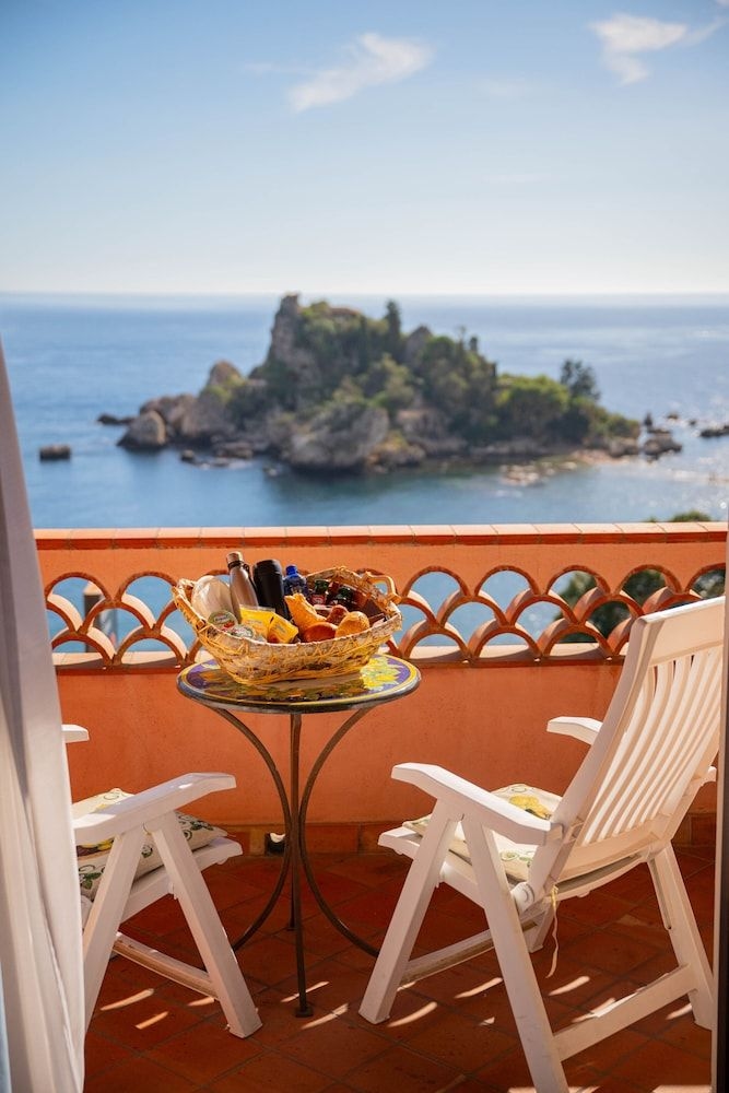 Mendolia Beach Hotel3
