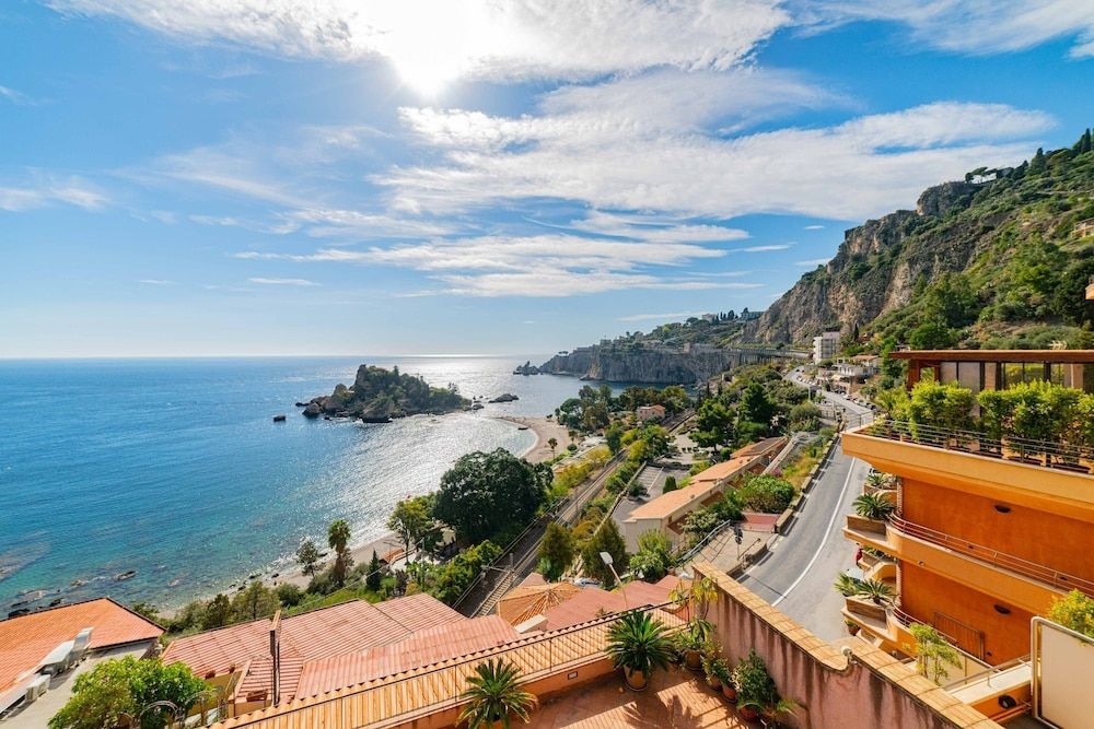 Mendolia Beach Hotel0