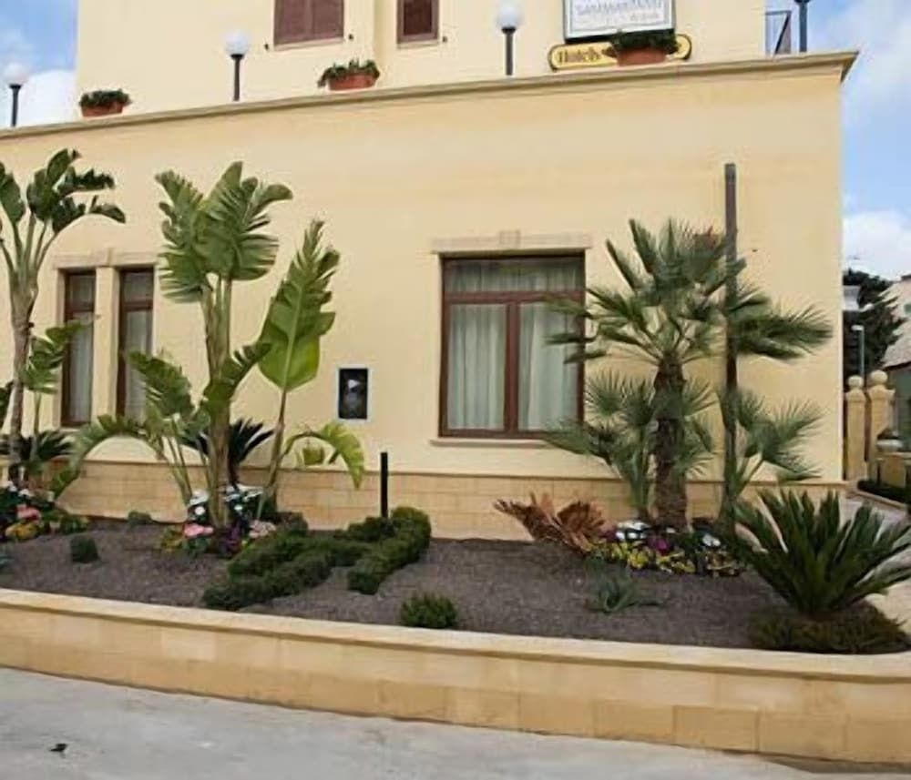 Sammartano Hotel0