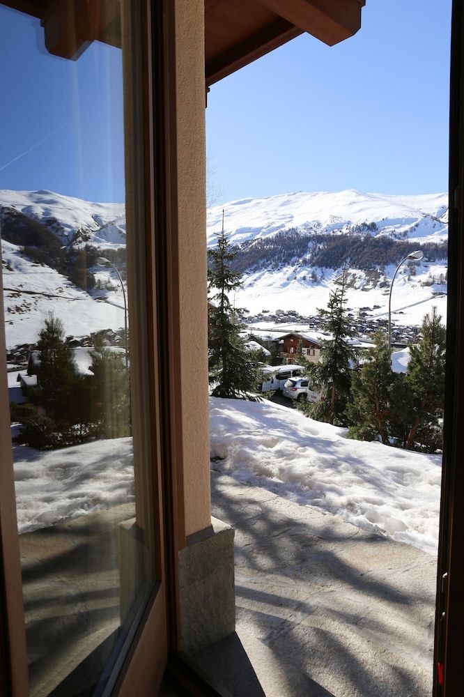 Chalet Teola0