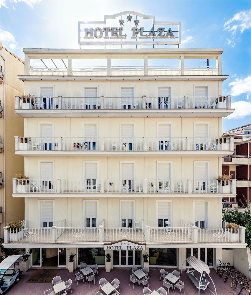 Hotel Plaza1