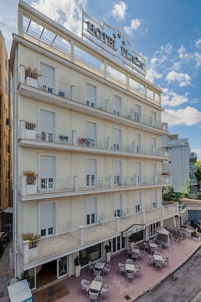 Hotel Plaza0