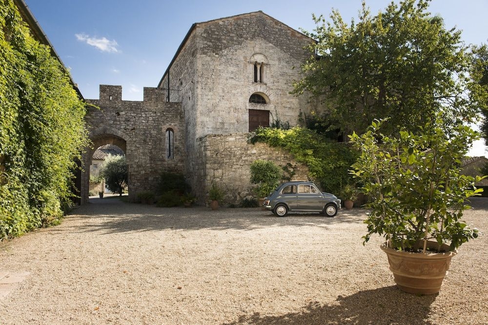 Borgo Pignano0