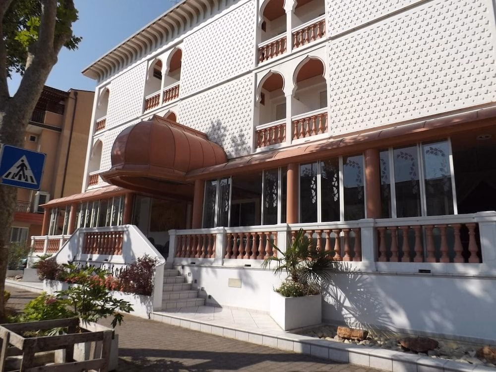 Victory Hotel1
