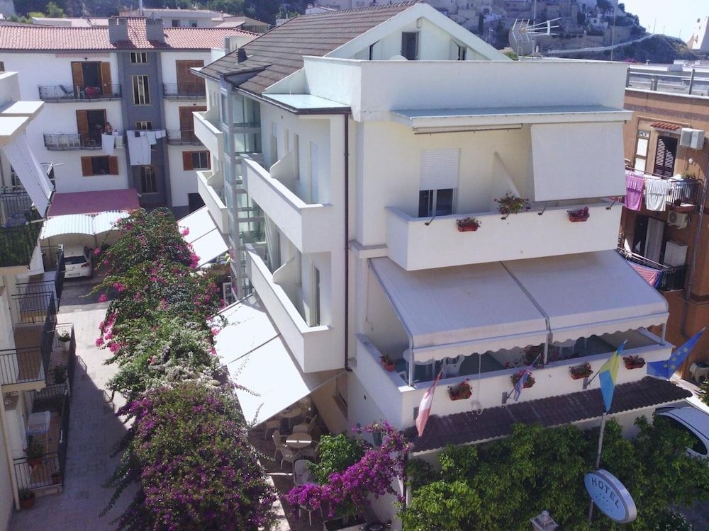 Hotel Mayor1
