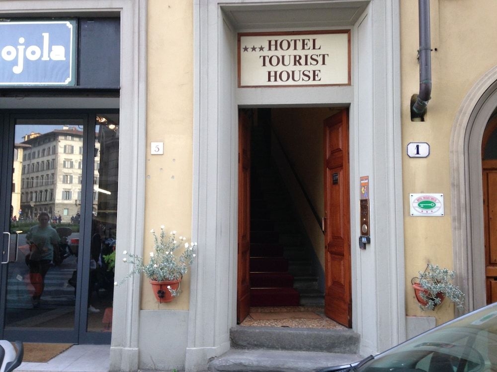 Tourist House2