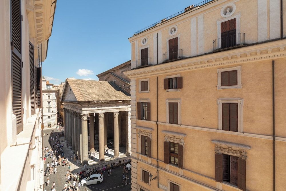 Pantheon view B&B4