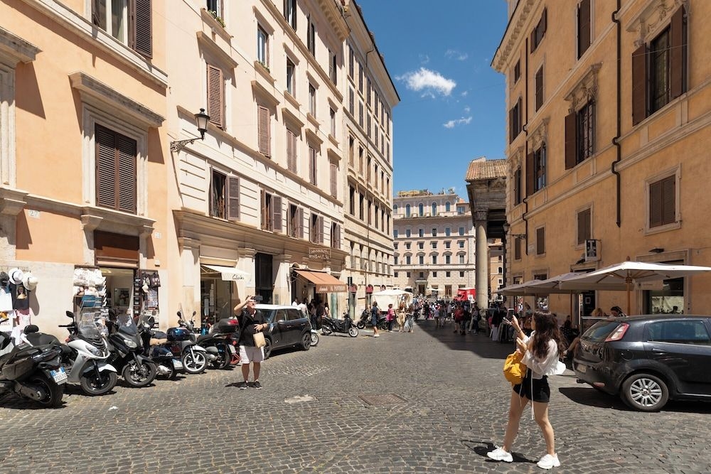 Pantheon view B&B3