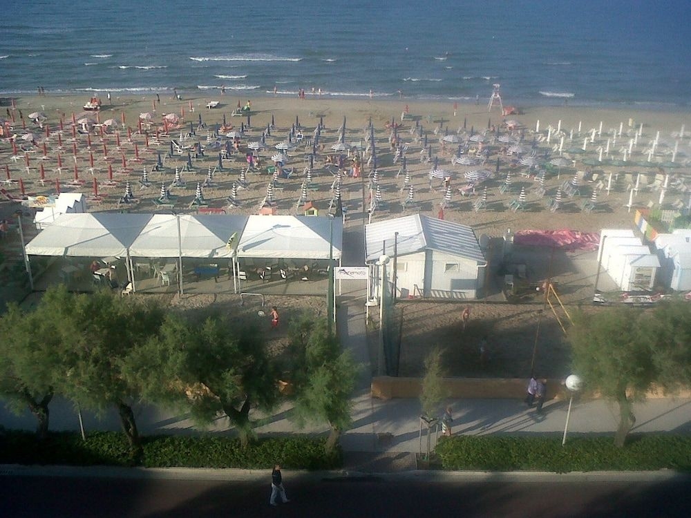 Hotel Continental0