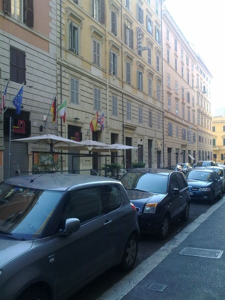 Hotel Sandra0