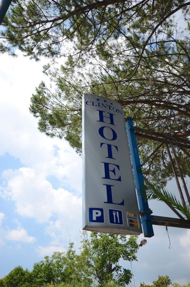 Hotel Clinton2
