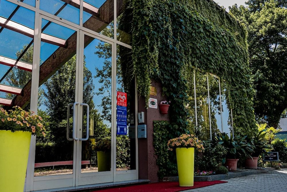 Business Hotel4