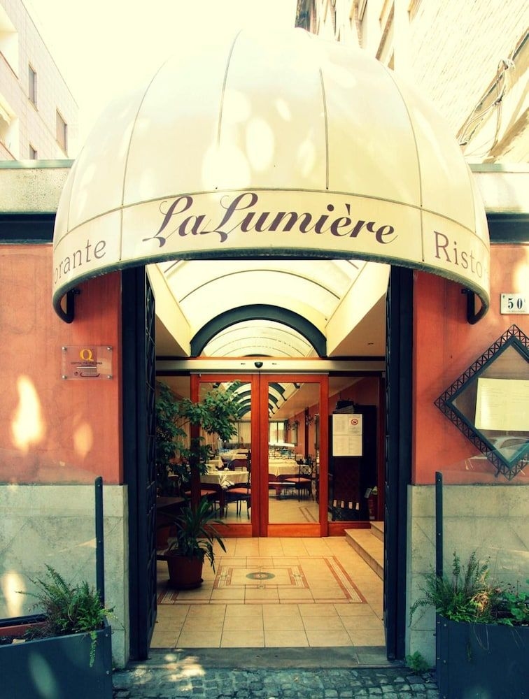 Hotel de Paris0