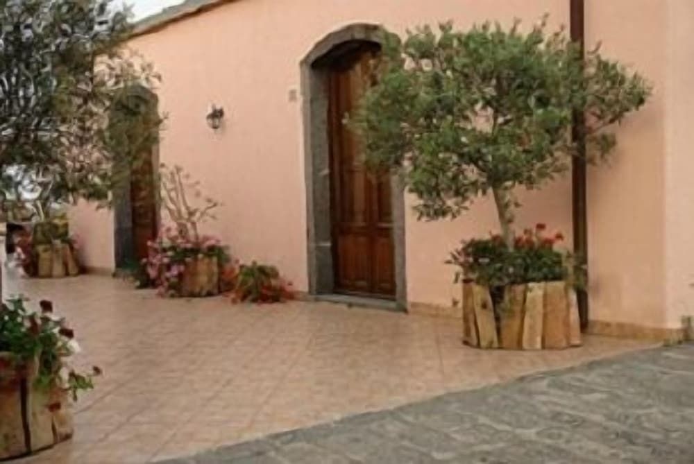 La Grevillea0