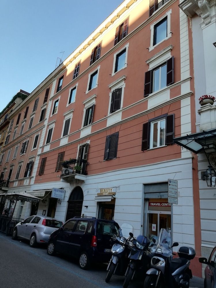 Independence Square Inn1