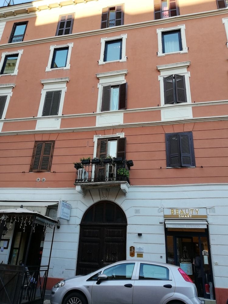 Independence Square Inn0